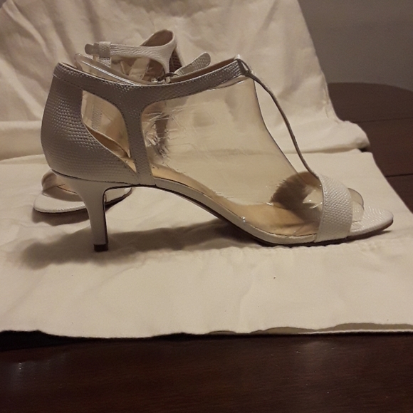 Sandals - Picture 3 of 6